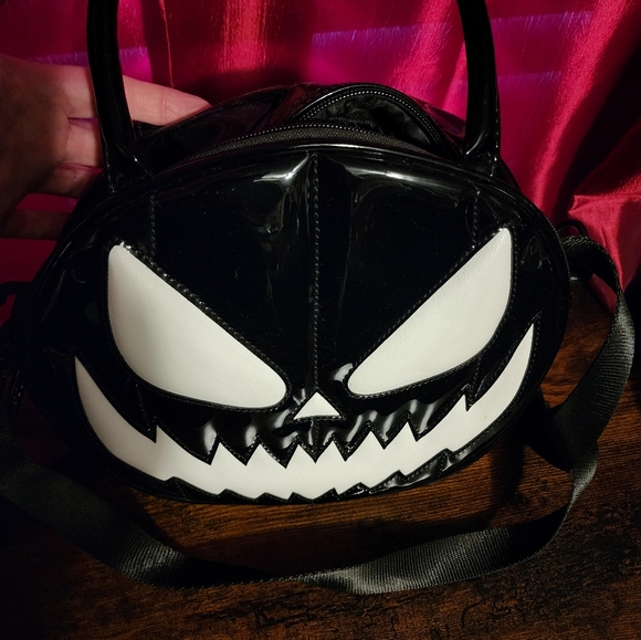 Vintage Killstar Evil Pumpkin Purse in patent faux leather black - Picture 4 of 4
